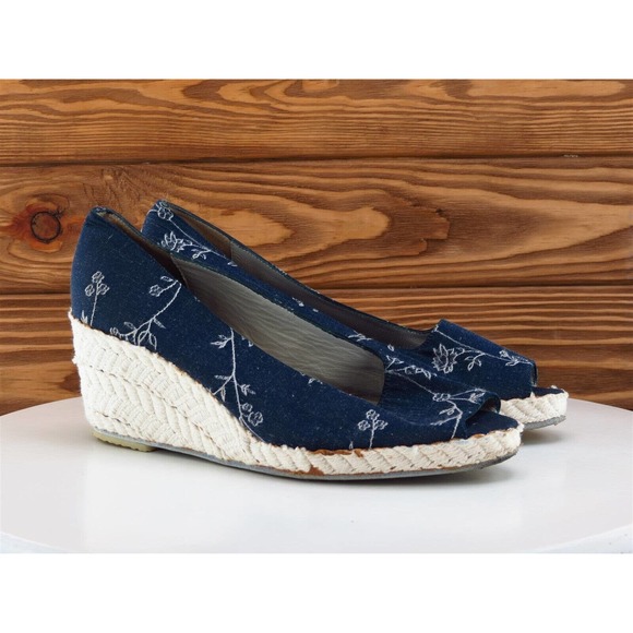 Evan Picone Size 6.5 Peep Toe Heel Blue Fabric M Width - Picture 4 of 10